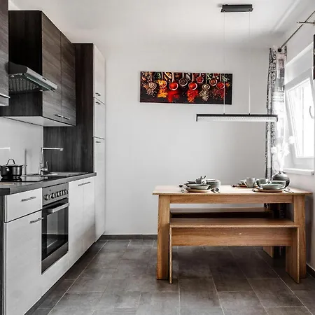 Daire 1 Bedroom Awesome In *