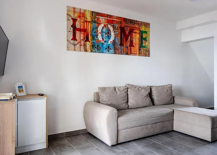 Luxurious In With House Sea View Apartment *