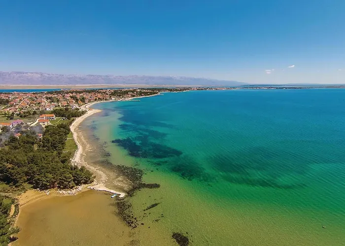 Luxurious In With House Sea View